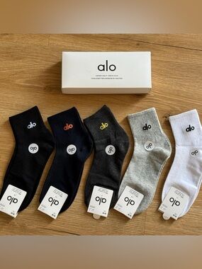 ALO Yoga Women’s Ankle Socks - 5 Pack